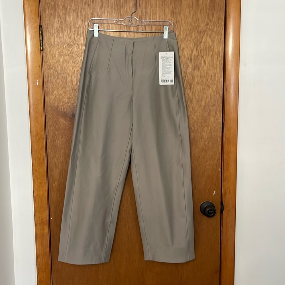 NWT Womens Lululemon Utilitech Straight Leg Trouser Size 6